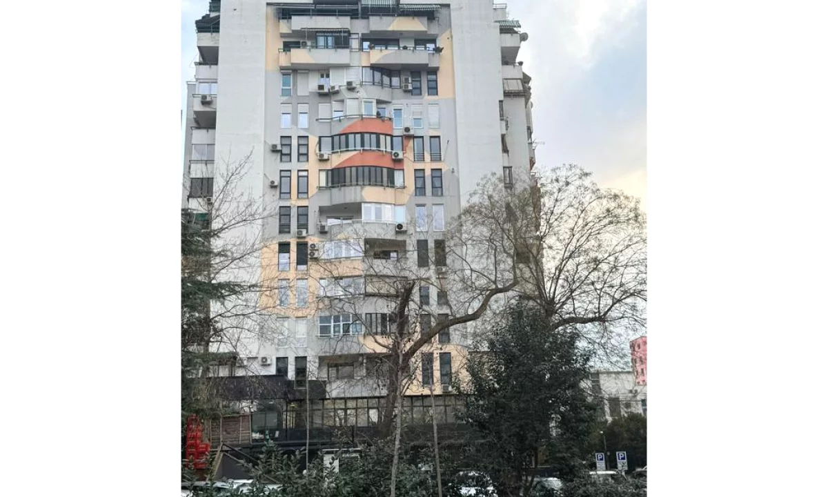Shtepi me qera Apartament ne Tirane, 3+1, Mobilimi Bosh, pa mobiluar, Pagesa 2,500  Euro.