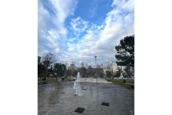 Shtepi me qera Apartament ne Tirane, 3+1, Mobilimi Bosh, pa mobiluar, Pagesa 2,500  Euro.