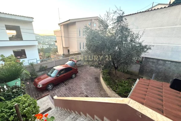 Villa di lusso in affitto a Tirana 2+1, Arredato