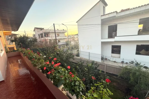 Villa di lusso in affitto a Tirana 2+1, Arredato