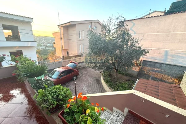 Villa di lusso in affitto a Tirana 2+1, Arredato