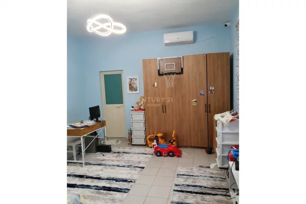 Casa privata/Indipendente in affitto a Tirana 2+1, Arredato