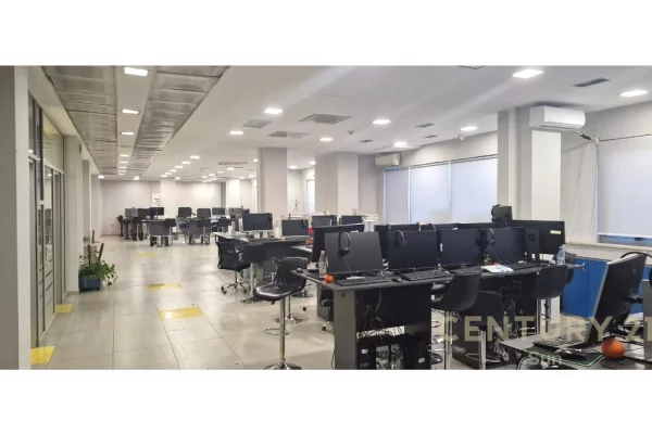 Ambient biznesi me qera 3+1 ne Tirane - 18,000 Euro
