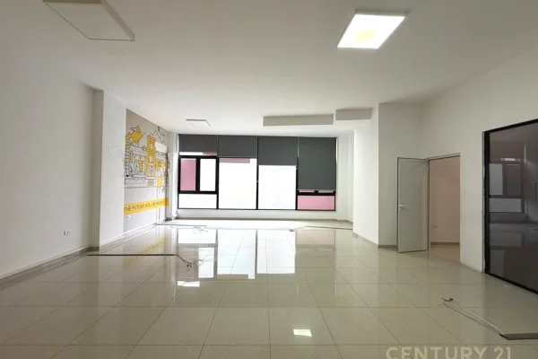 Ambient komercial per Qira