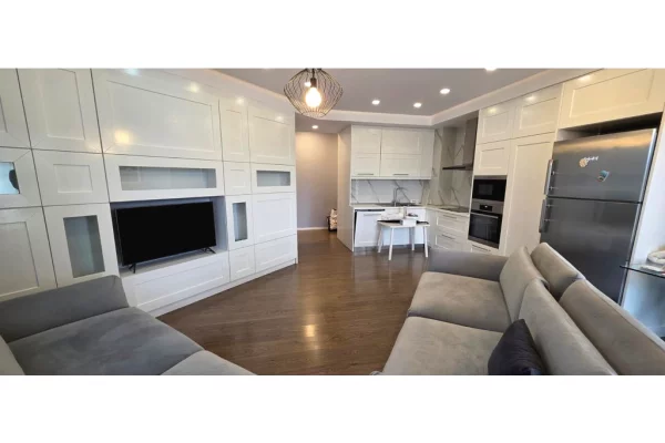 Appartamento in affitto a Tirana 2+1, Arredato