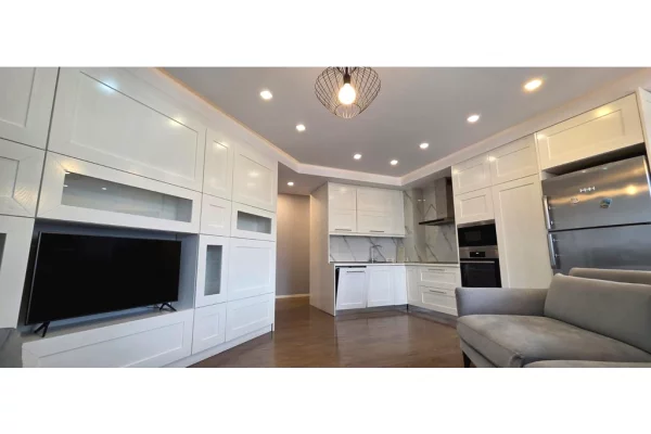 Appartamento in affitto a Tirana 2+1, Arredato