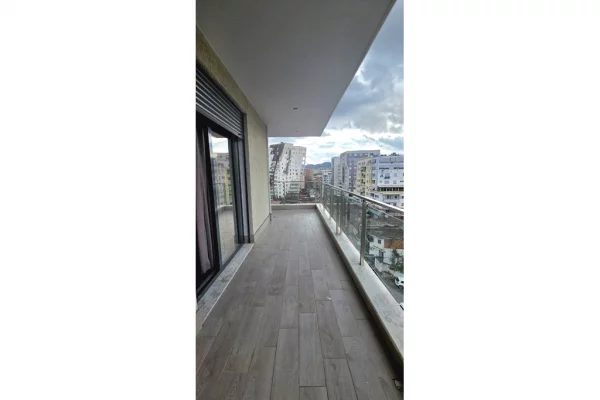 Appartamento in affitto a Tirana 2+1, Arredato