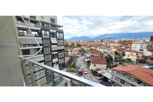 Appartamento in affitto a Tirana 2+1, Arredato