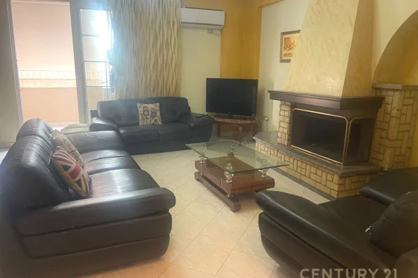 Appartamento in affitto a Tirana 3+1, Arredato