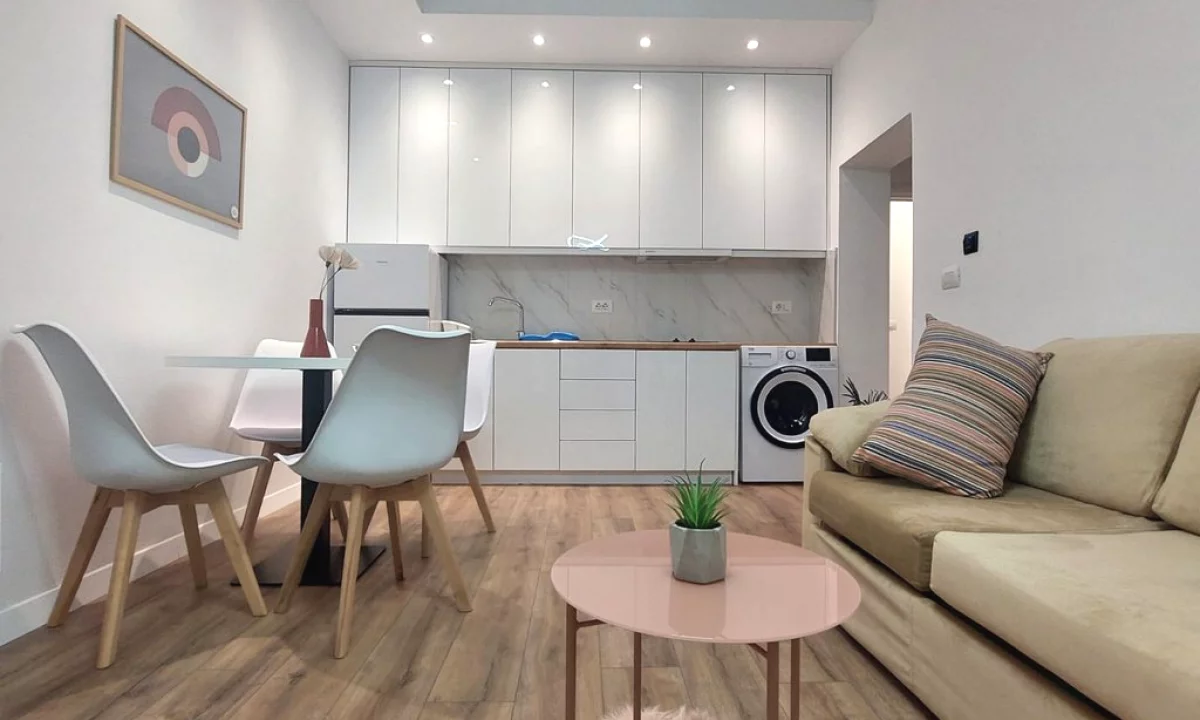 Appartamento in affitto a Tirana 1+1, Arredato