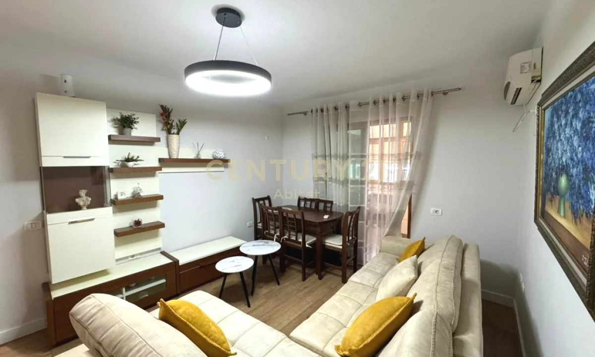 Appartamento in affitto a Tirana 1+1, Arredato