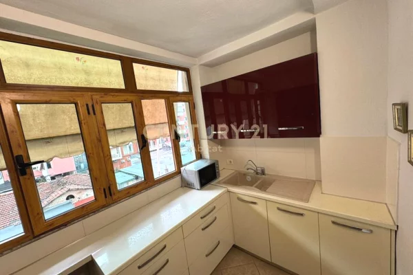 Appartamento in affitto a Tirana 1+1, Arredato