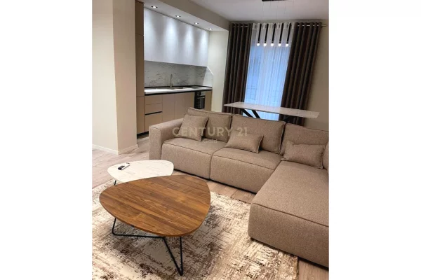 Appartamento in affitto a Tirana 2+1, Arredato