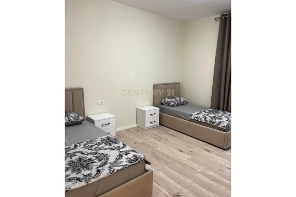 Appartamento in affitto a Tirana 2+1, Arredato