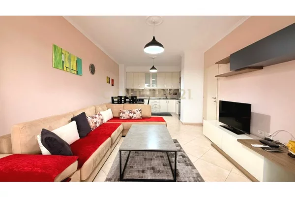 Appartamento in affitto a Tirana 2+1, Arredato