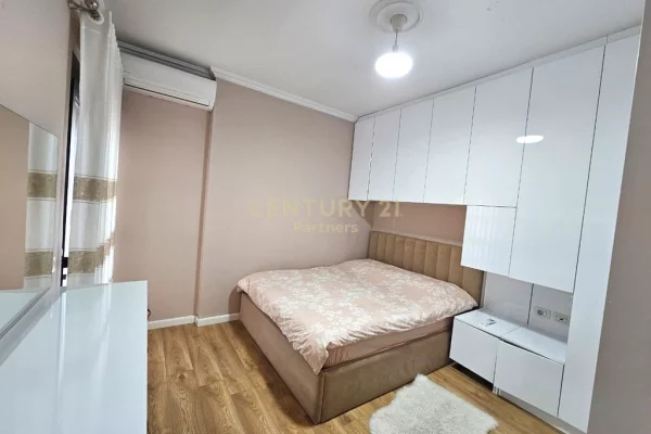 Appartamento in affitto a Tirana 2+1, Arredato