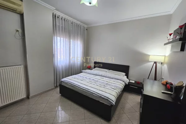 Appartamento in affitto a Tirana 2+1, Arredato