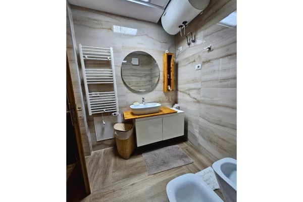 Appartamento in affitto a Tirana 2+1, Arredato