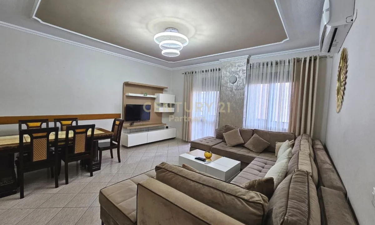 Appartamento in affitto a Tirana 2+1, Arredato