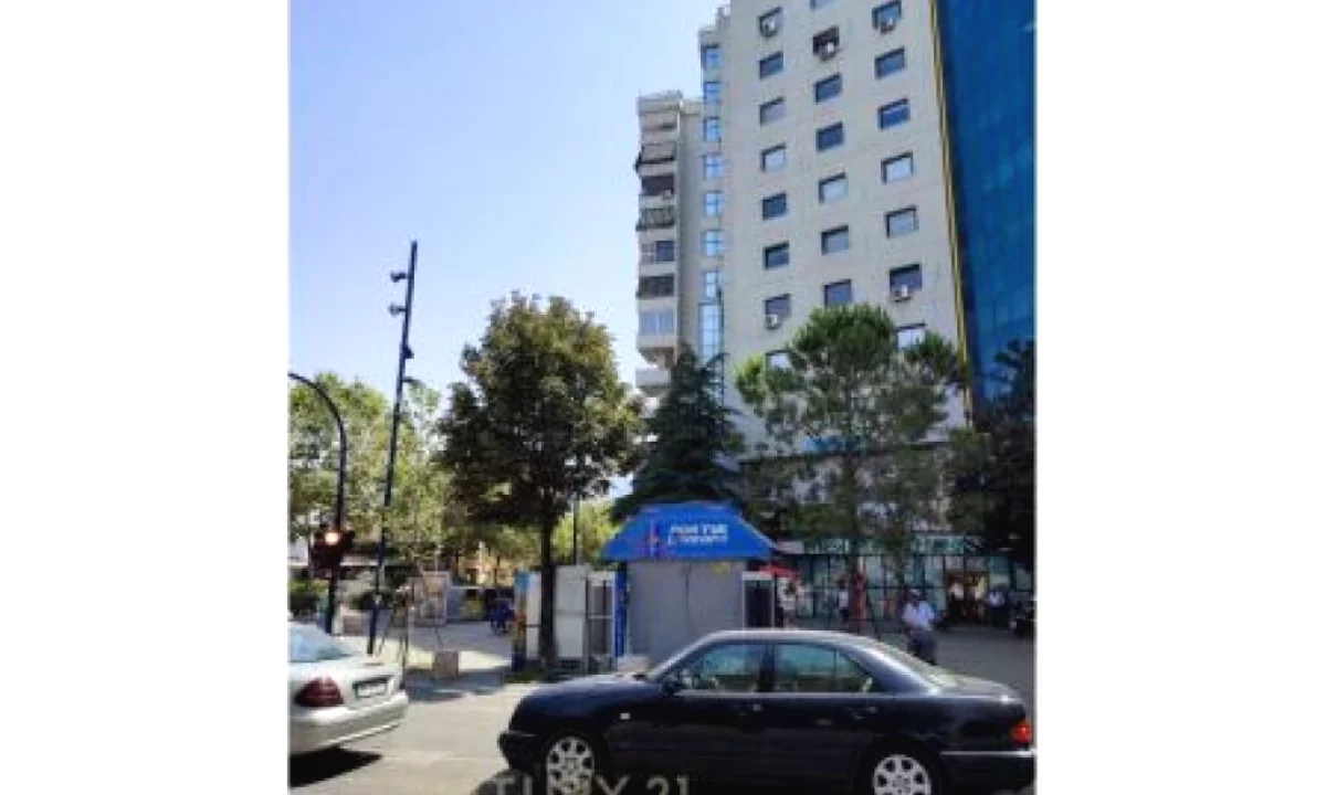 Appartamento in affitto a Tirana 4+1, Vuoto