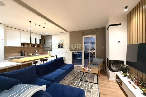 Shtepi ne shitje Penthose(kati i fundit panoramik) ne Tirane, 3+1, Mobilimi E mobiluar, Pagesa 235,000  Euro.