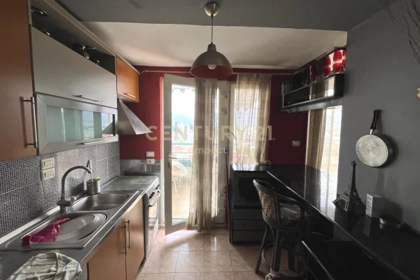 Shtepi ne shitje Duplex(shtepi me 2 kate) ne Tirane, 3+1, Mobilimi E mobiluar, Pagesa 323,500  Euro.