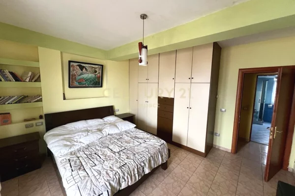 Shtepi ne shitje Duplex(shtepi me 2 kate) ne Tirane, 3+1, Mobilimi E mobiluar, Pagesa 323,500  Euro.