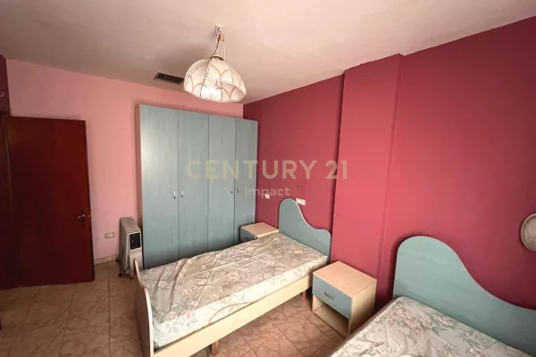 Shtepi ne shitje Duplex(shtepi me 2 kate) ne Tirane, 3+1, Mobilimi E mobiluar, Pagesa 323,500  Euro.