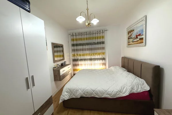 Appartamento in affitto a Tirana 2+1, Arredato