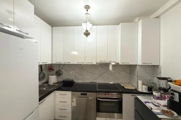 Appartamento in affitto a Tirana 2+1, Arredato