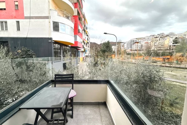 Appartamento in affitto a Tirana 2+1, Arredato