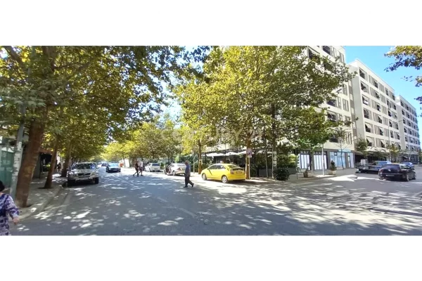 Truall ose Toke ne Tirane - 155,000 Euro