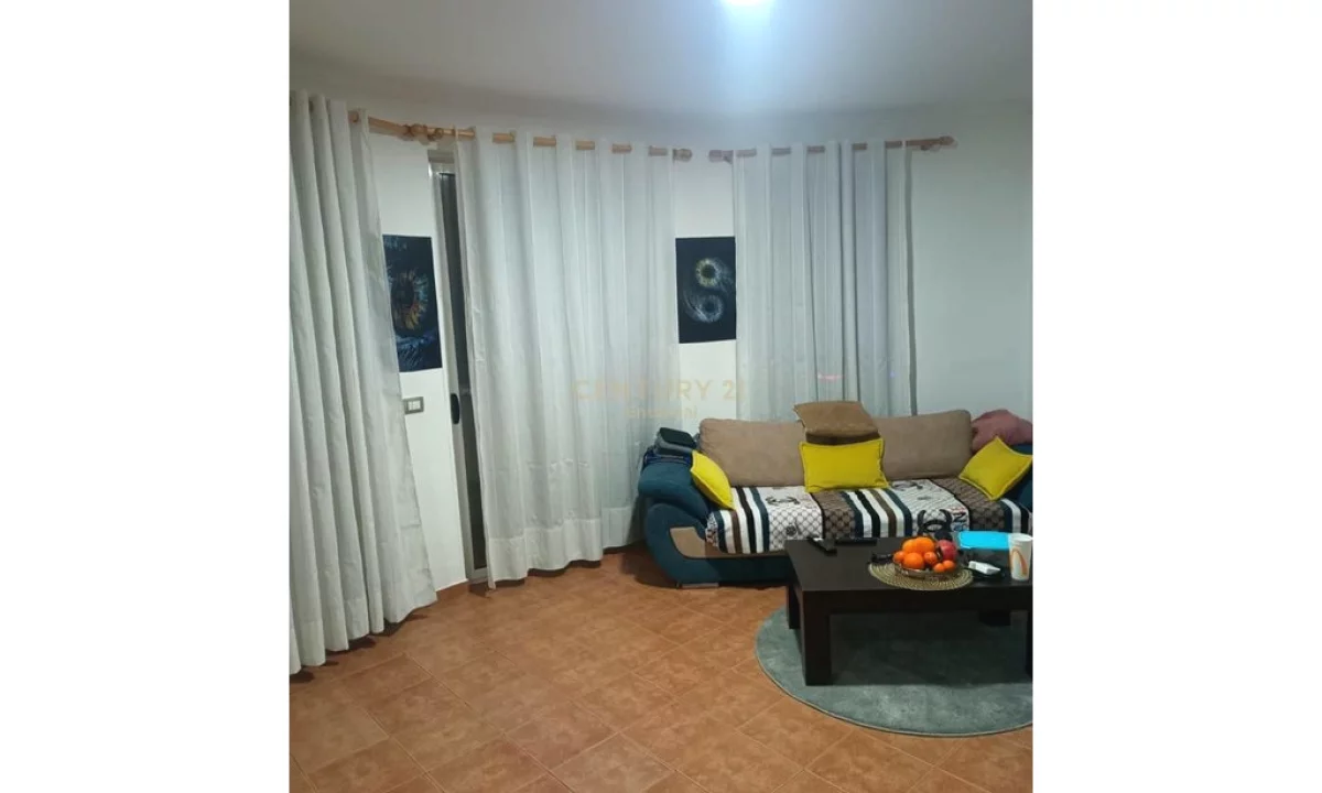 Shtepi ne shitje Apartament ne Tirane, 4+1, Mobilimi E mobiluar, Pagesa 185,000  Euro.