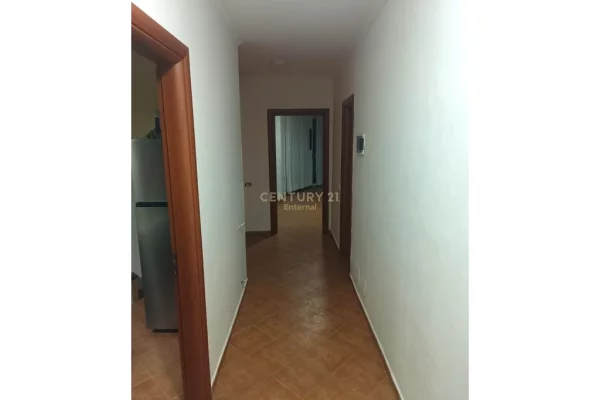 Shtepi ne shitje Apartament ne Tirane, 4+1, Mobilimi E mobiluar, Pagesa 185,000  Euro.