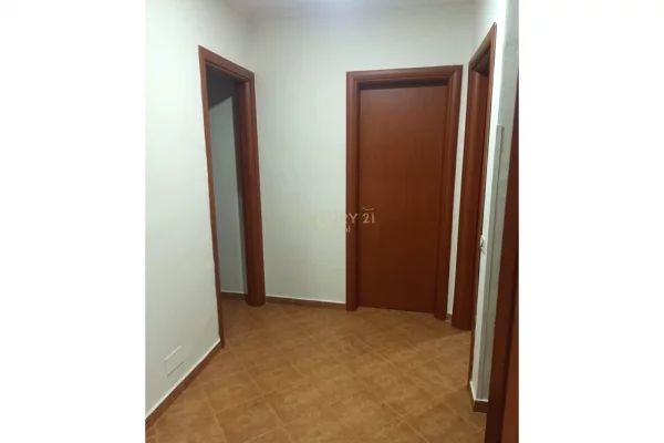 Shtepi ne shitje Apartament ne Tirane, 4+1, Mobilimi E mobiluar, Pagesa 185,000  Euro.