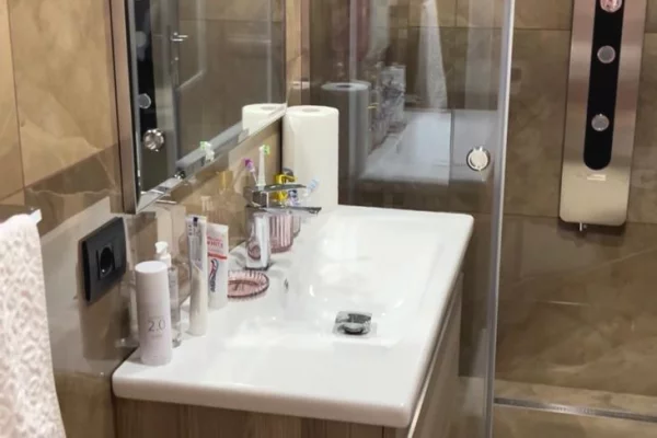 Appartamento in affitto a Tirana 2+1, Arredato