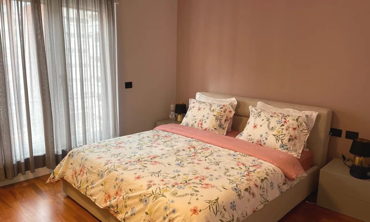 Appartamento in affitto a Tirana 2+1, Arredato