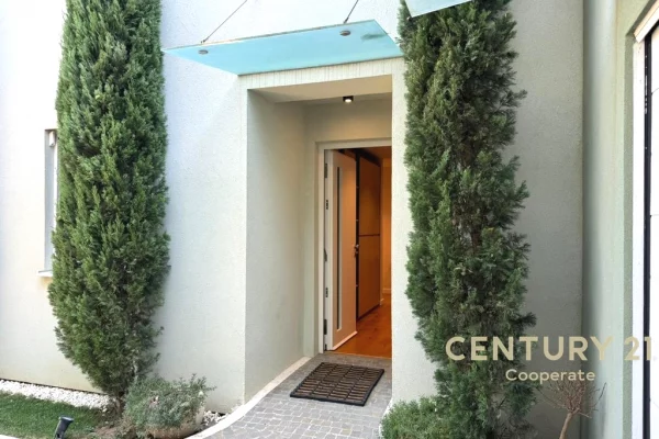 Shtepi me qera Vila Luksoze ne Tirane, 6+1, Mobilimi E mobiluar, Pagesa 5,000  Euro.