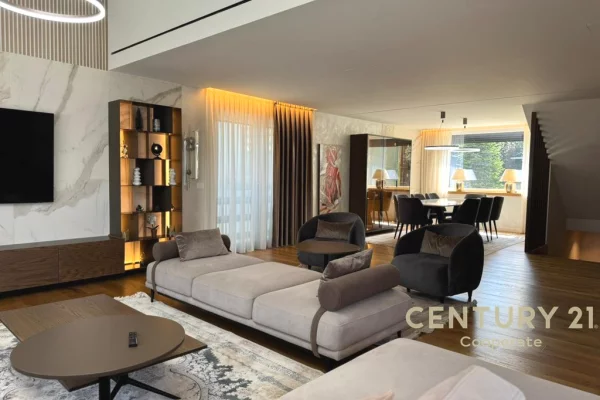 Shtepi me qera Vila Luksoze ne Tirane, 6+1, Mobilimi E mobiluar, Pagesa 5,000  Euro.