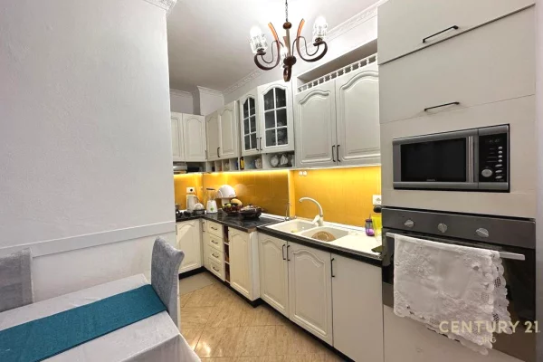 Shtepi ne shitje Apartament ne Tirane, 1+1, Mobilimi E mobiluar, Pagesa 105,000  Euro.