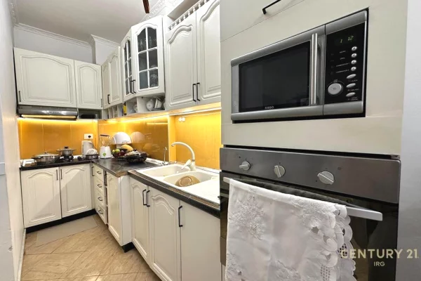 Shtepi ne shitje Apartament ne Tirane, 1+1, Mobilimi E mobiluar, Pagesa 105,000  Euro.