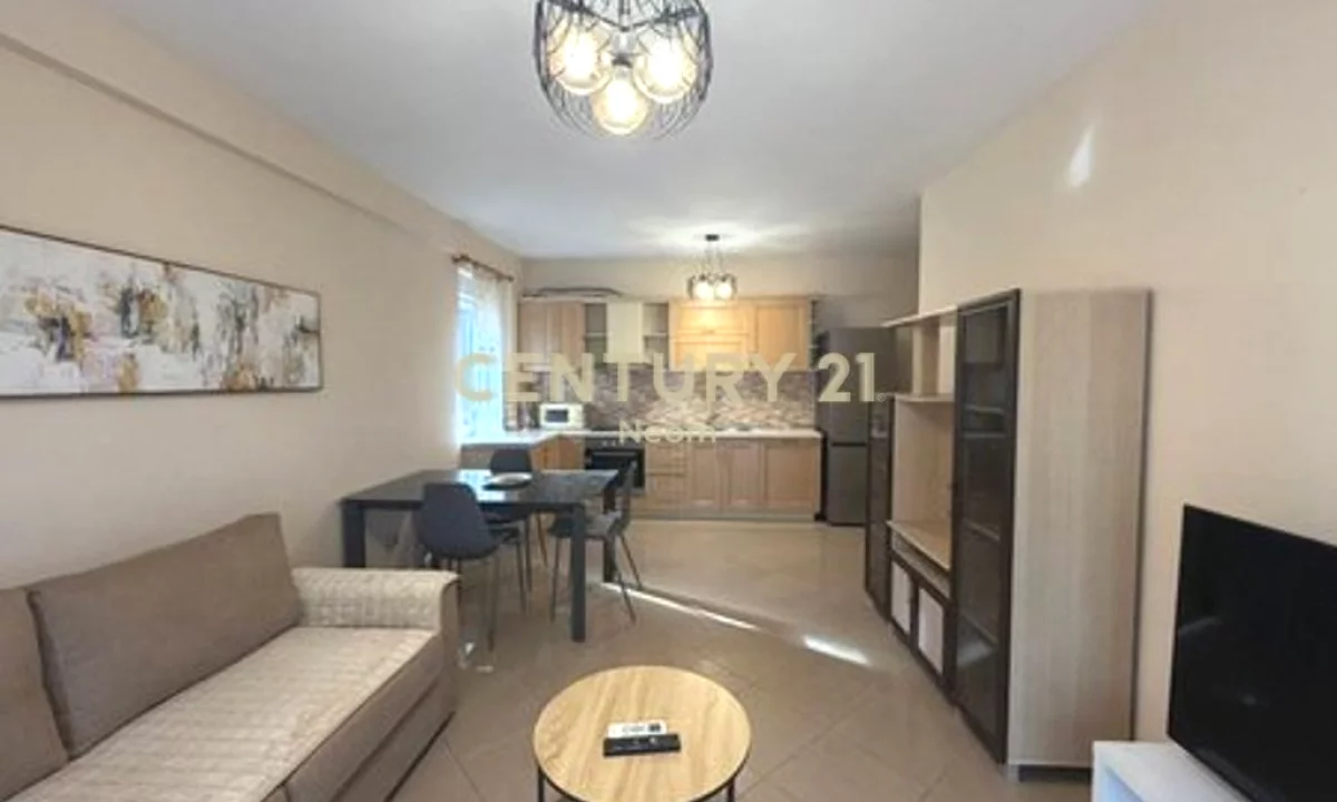 Appartamento in affitto a Tirana 2+1, Arredato