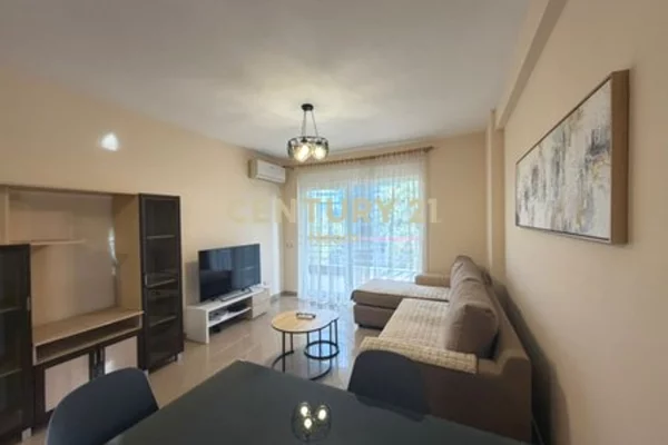 Appartamento in affitto a Tirana 2+1, Arredato