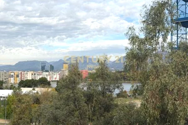 Appartamento in affitto a Tirana 2+1, Arredato