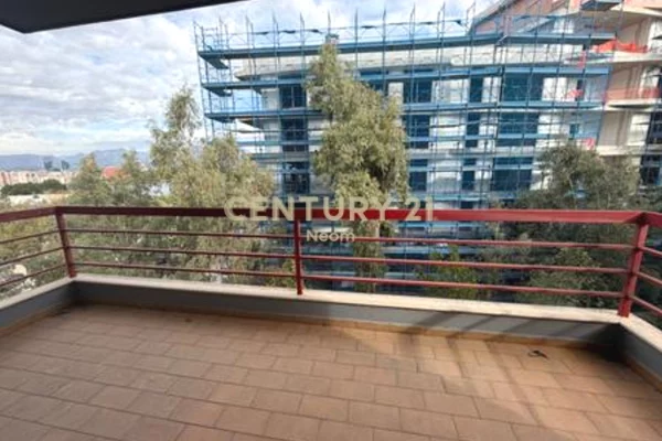 Appartamento in affitto a Tirana 2+1, Arredato