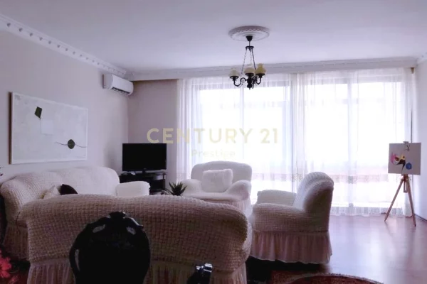 Shtepi ne shitje Apartament ne Tirane, 2+1, Mobilimi E mobiluar, Pagesa 280,000  Euro.