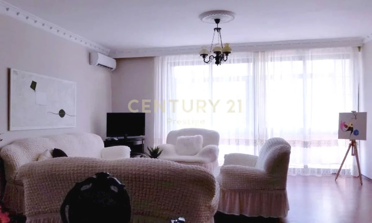 Shtepi ne shitje Apartament ne Tirane, 2+1, Mobilimi E mobiluar, Pagesa 280,000  Euro.