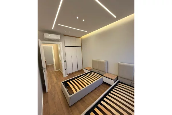 Appartamento in affitto a Tirana 2+1, Arredato