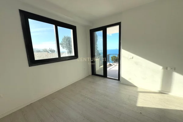 Shtepi ne shitje Apartament ne Vlore, 1+1, Mobilimi Bosh, pa mobiluar, Pagesa 191,200  Euro.
