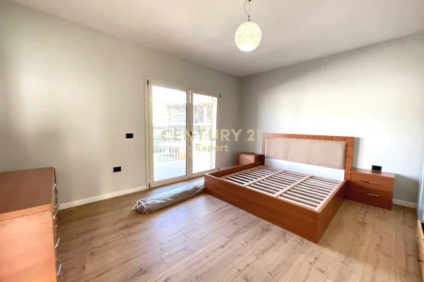 Appartamento in affitto a Tirana 2+1, Arredato